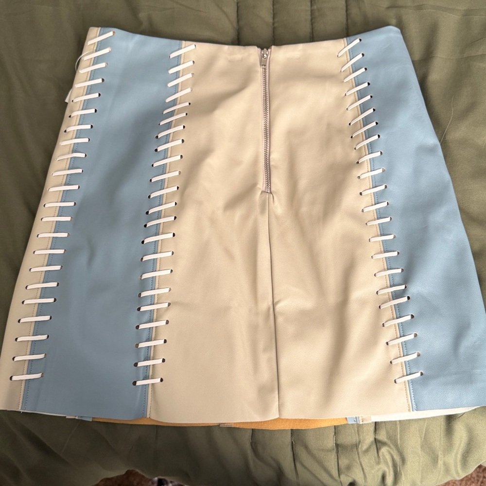 Colorblock Lace-Up Mini Skirt in Light Blue and Cream - Picture 2 of 2